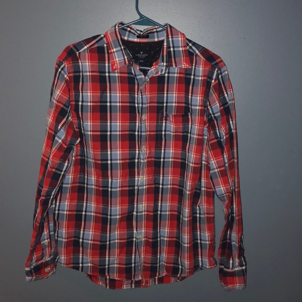 Red and black plaid long sleeves shirt